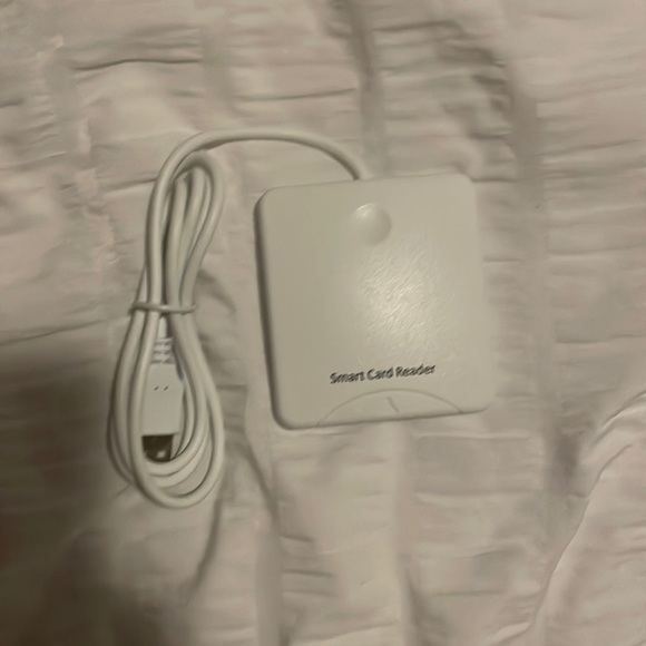 Card Reader - Picture 1 of 3